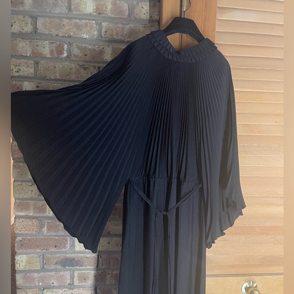 GUCCI 2020 TENT DRESS BLACK - Picture 3 of 13